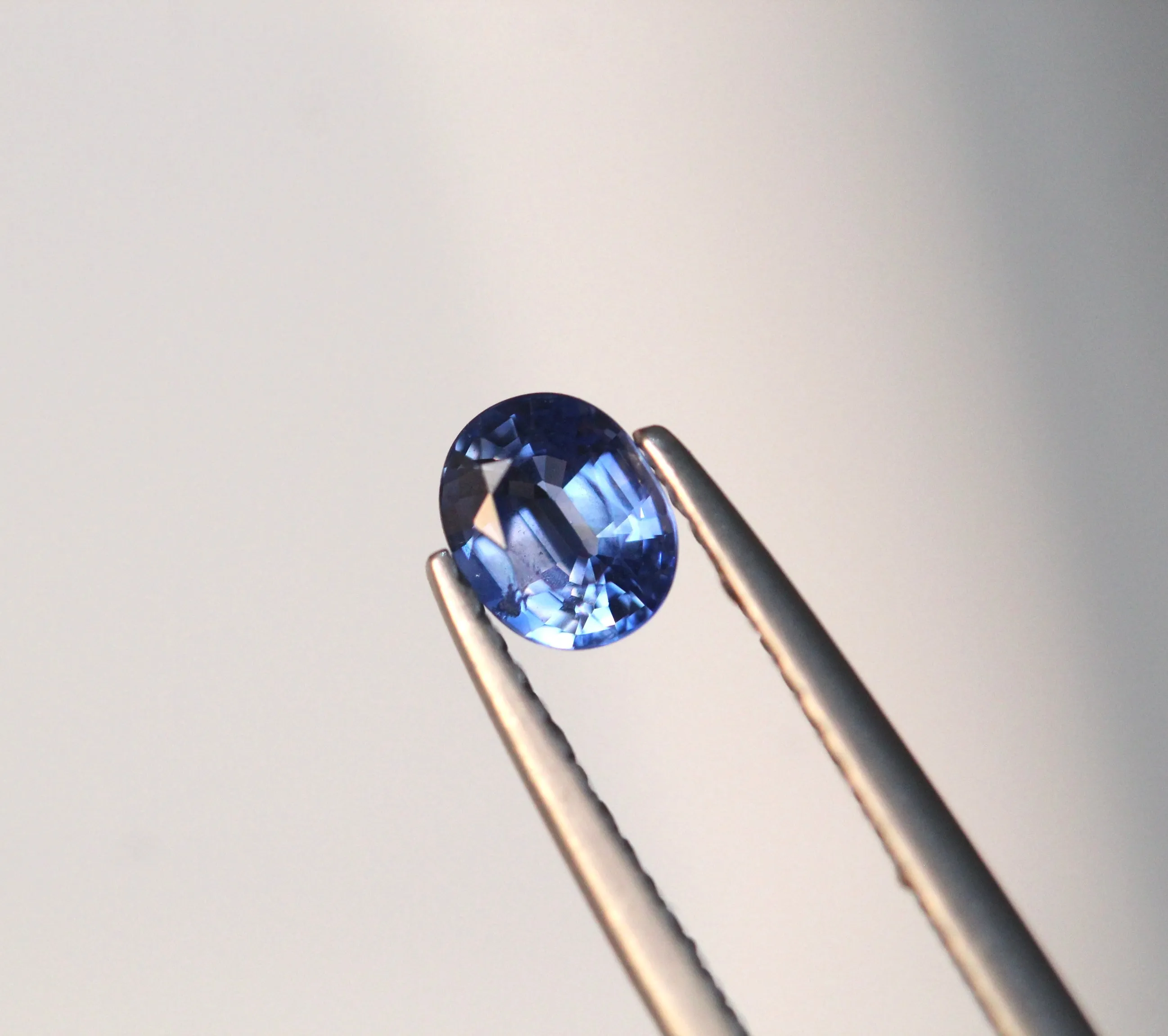 0.43 carats oval Natural Blue Ceylon Sapphire