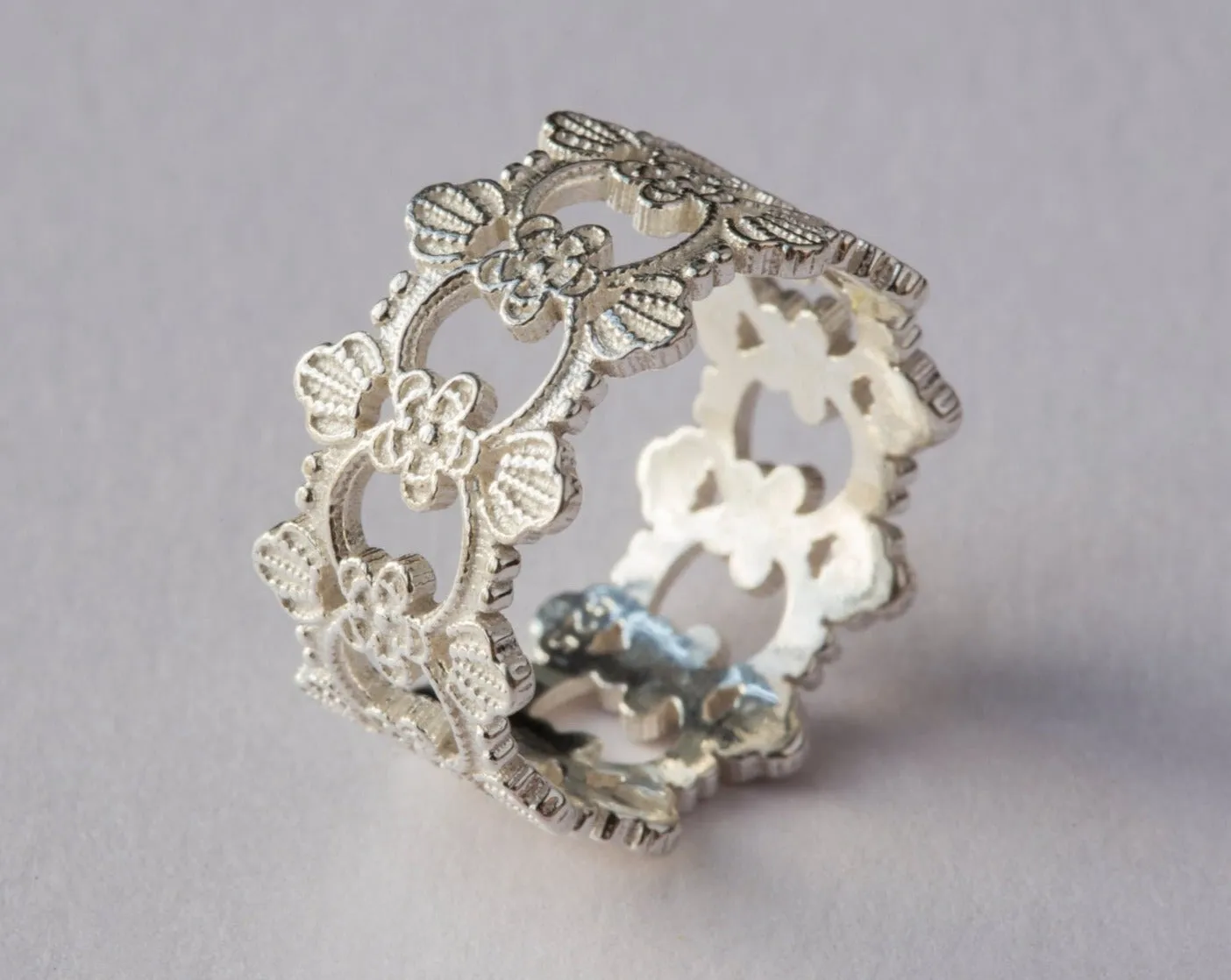 Aster Lace Flower Wedding Ring