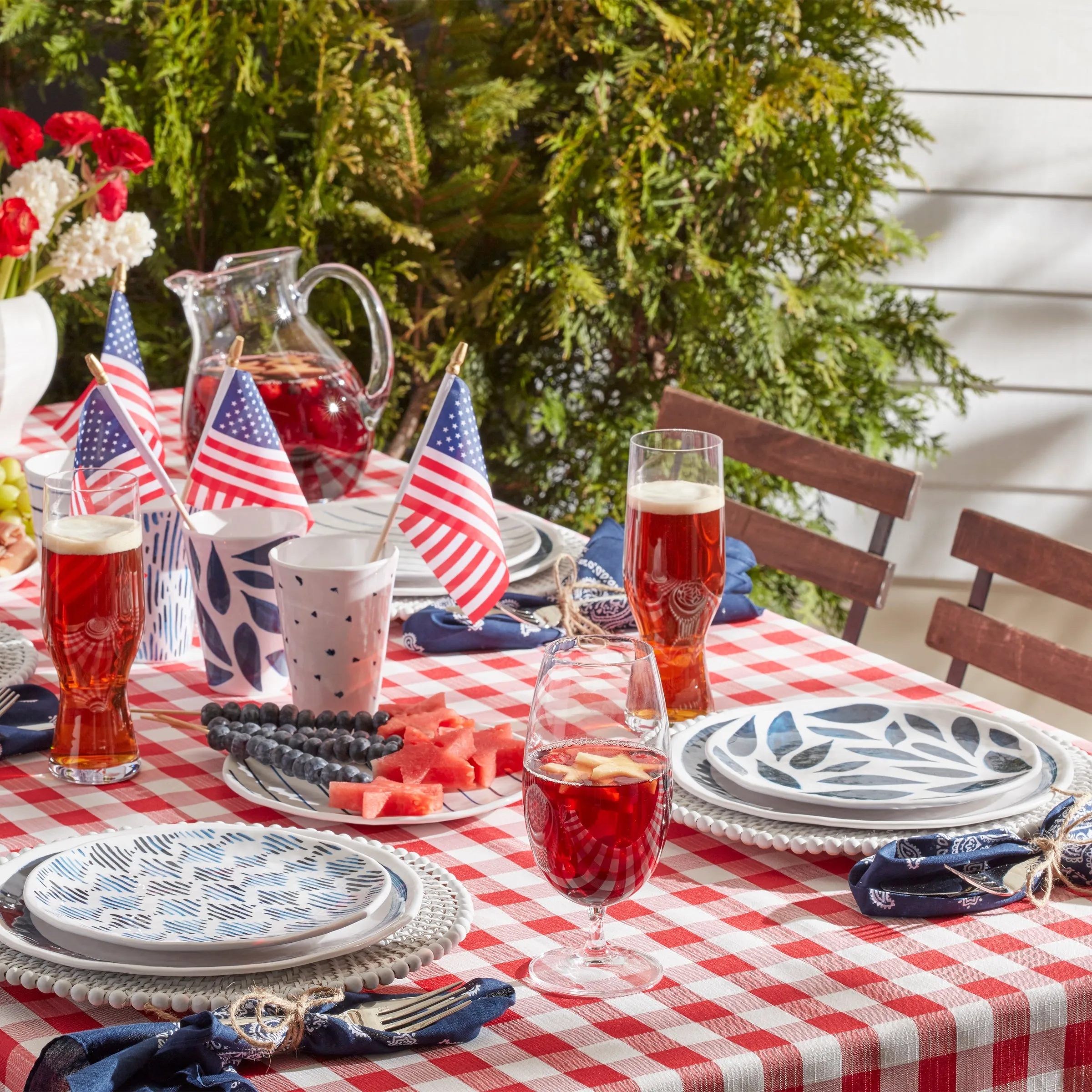 Blue Bay Melamine 16-Piece Dinnerware Set