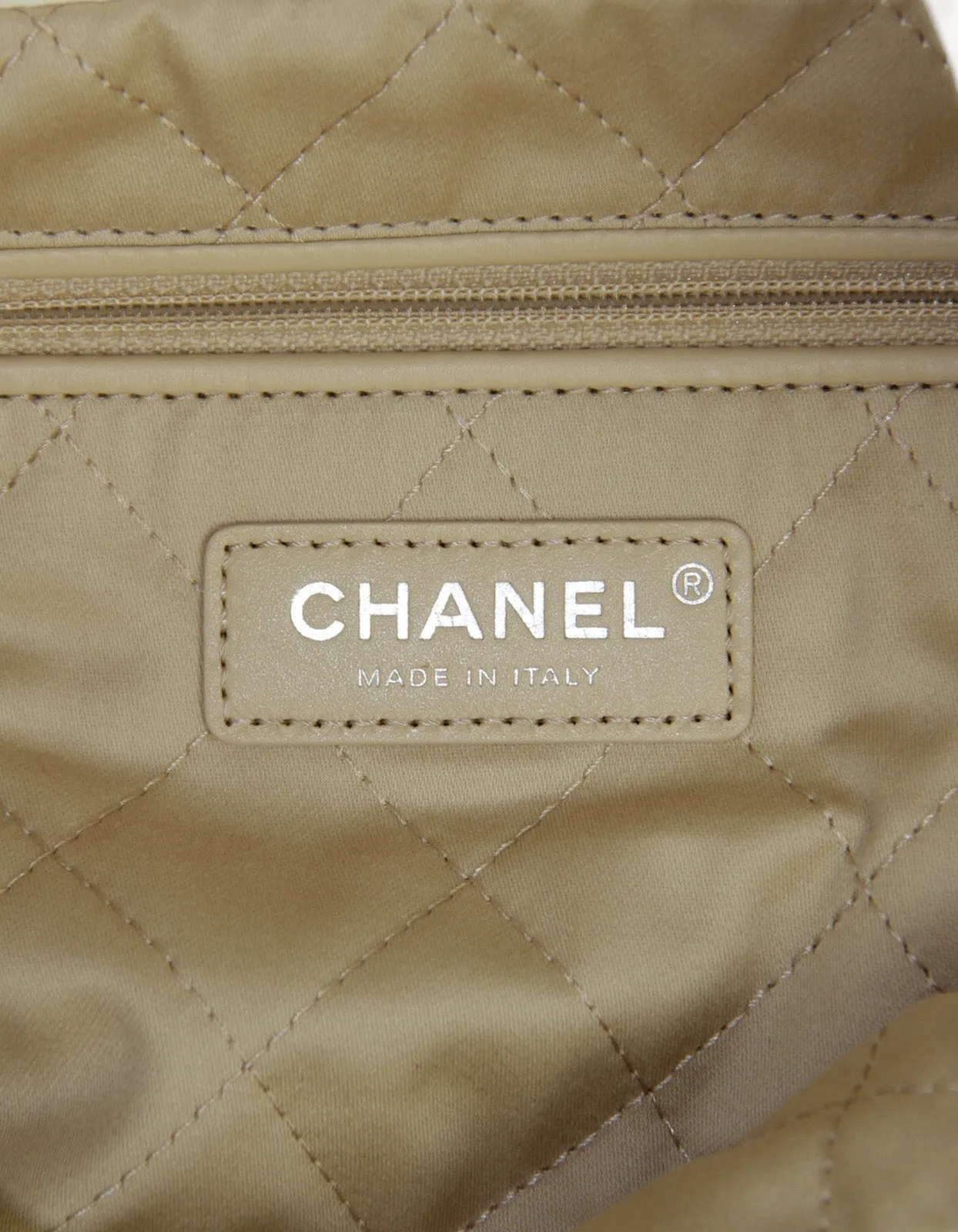 Chanel White Leather Quilted Chanel 22 Tote Bag