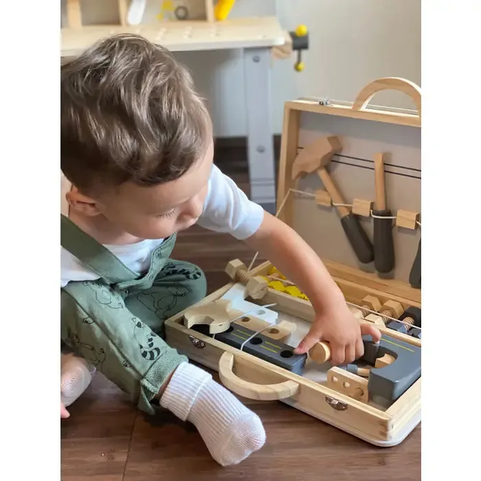 Compact Wood Workbench