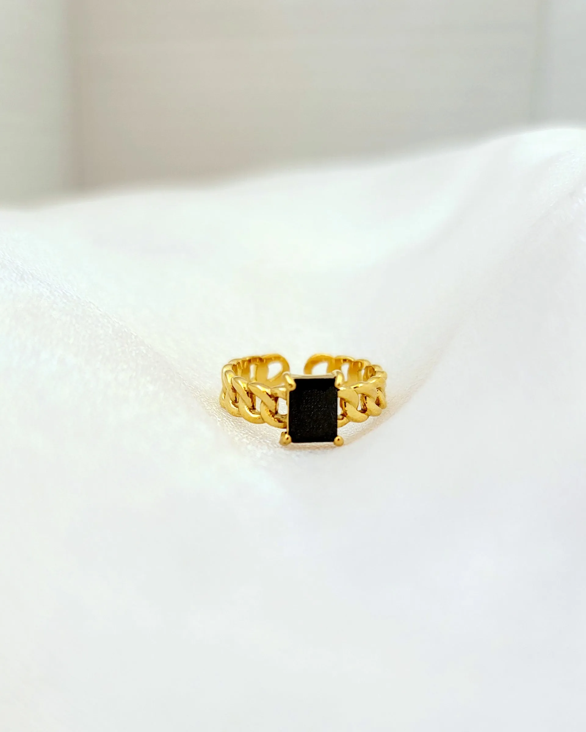 Cora Ring