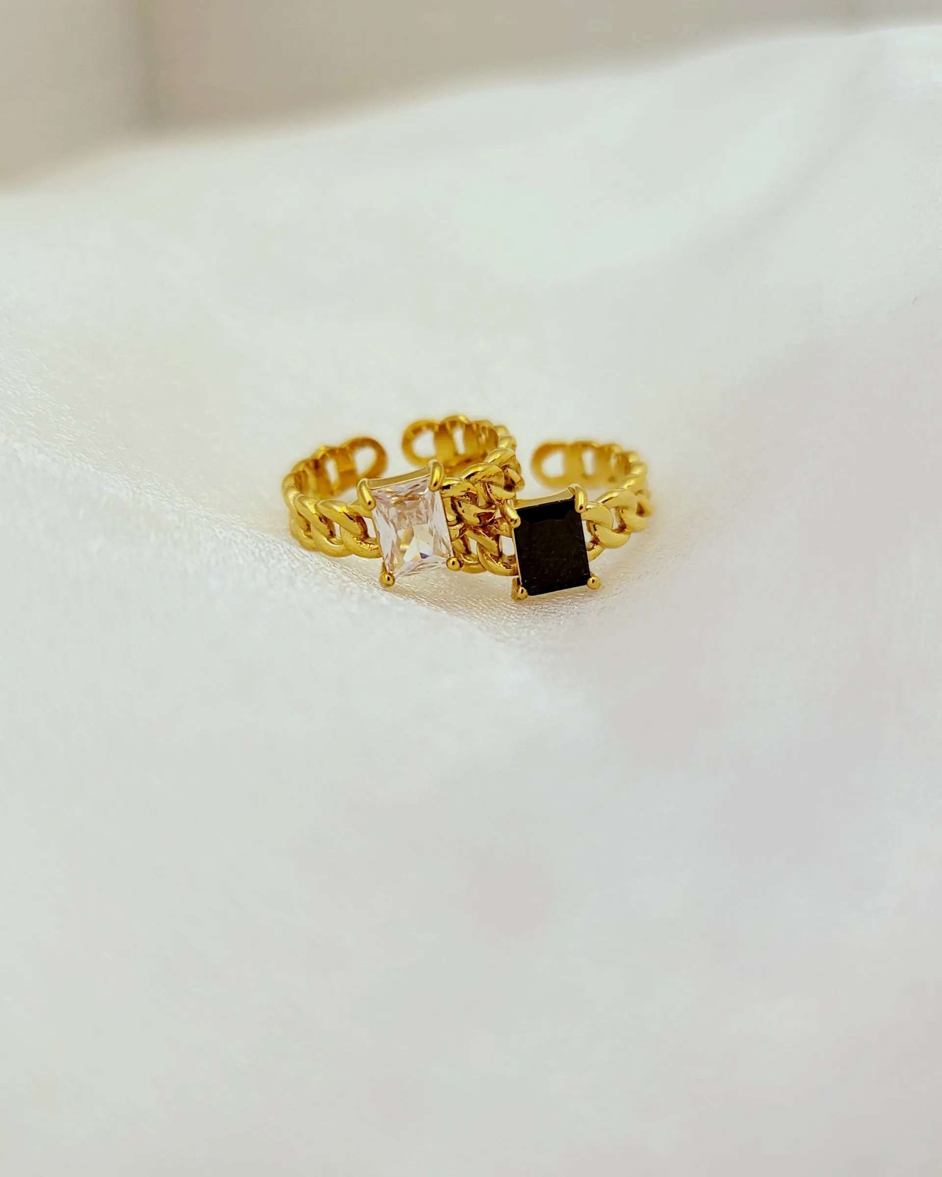 Cora Ring