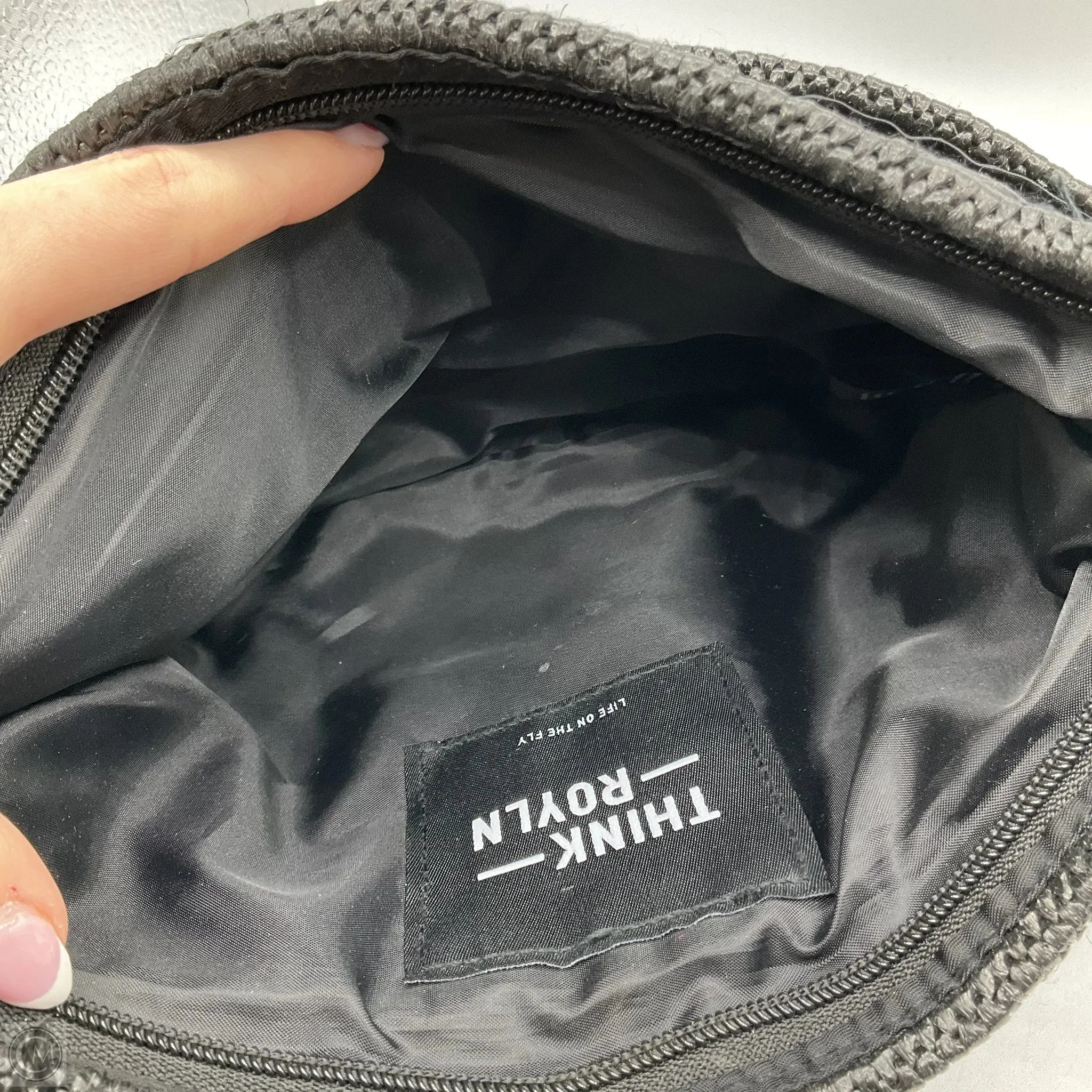 Crossbody By Think Royln, Size: Small