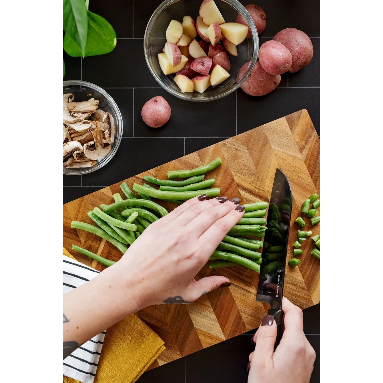 Dura Living 7 inch Santoku Knife - Nonstick Titanium Plated Stainless Steel Blade, With Sheath