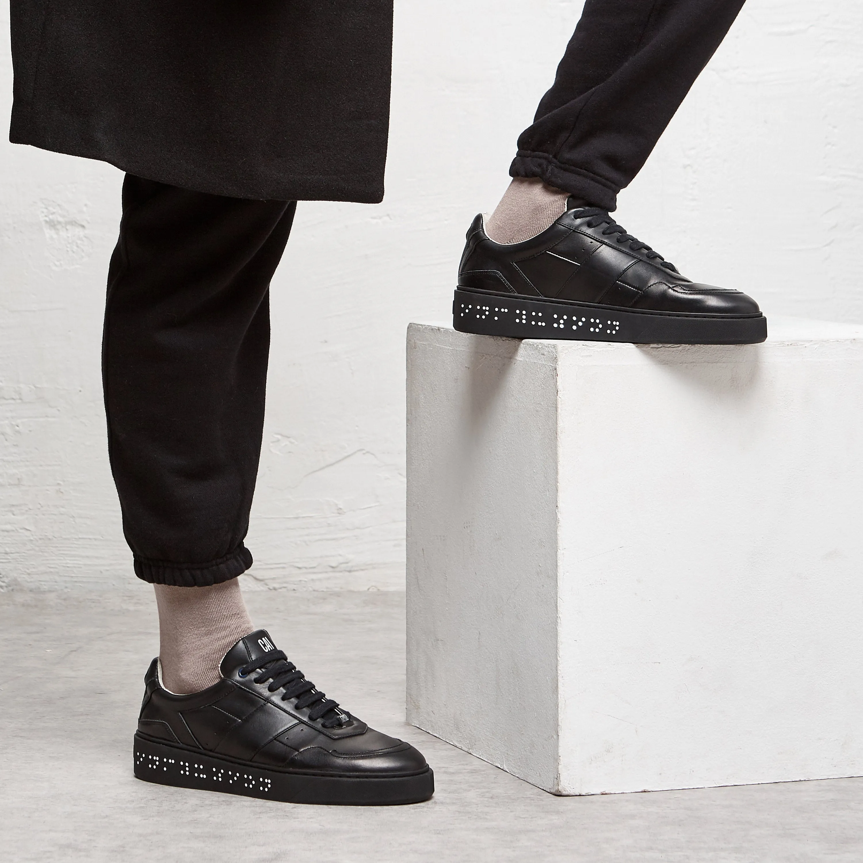 Handicap International - Black