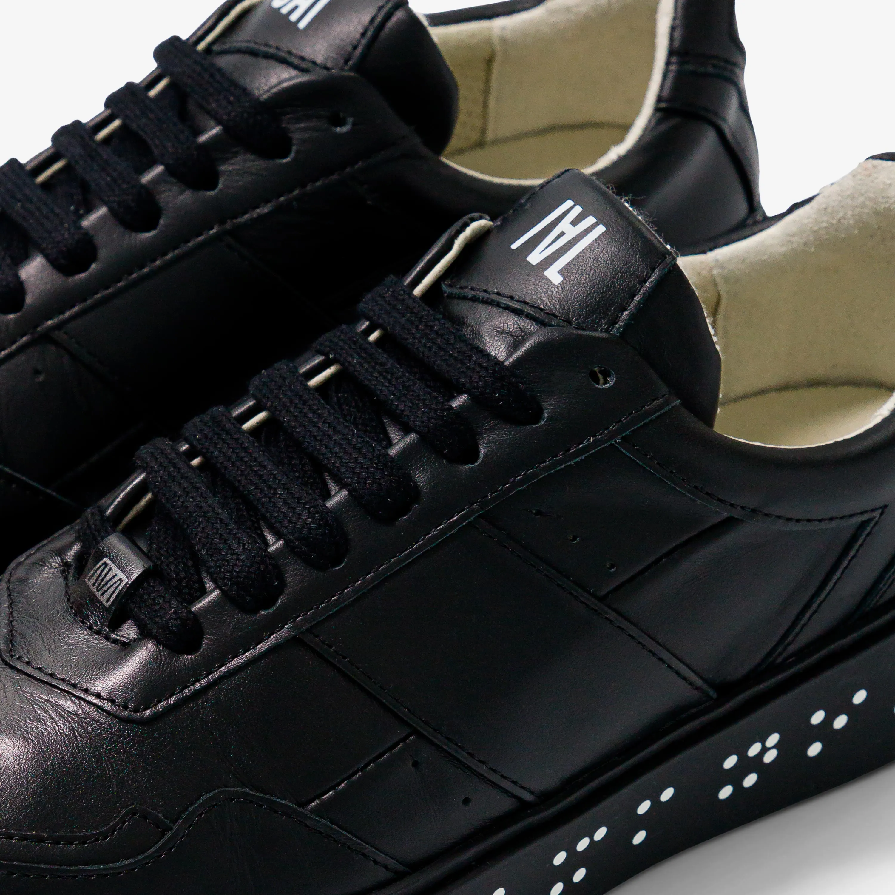 Handicap International - Black