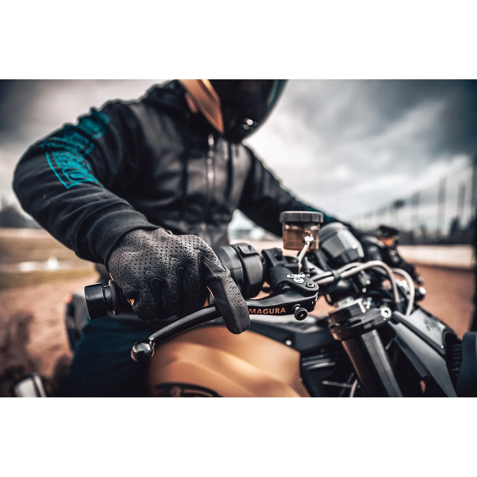 ICON Airform™ CE Gloves