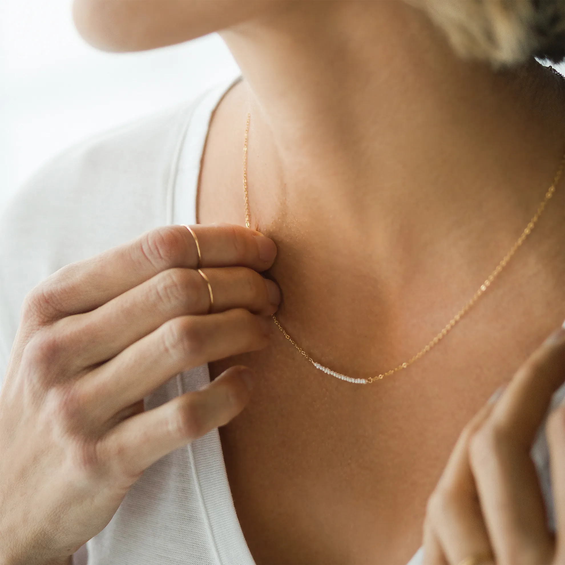 Lore Pearl Bar Necklace