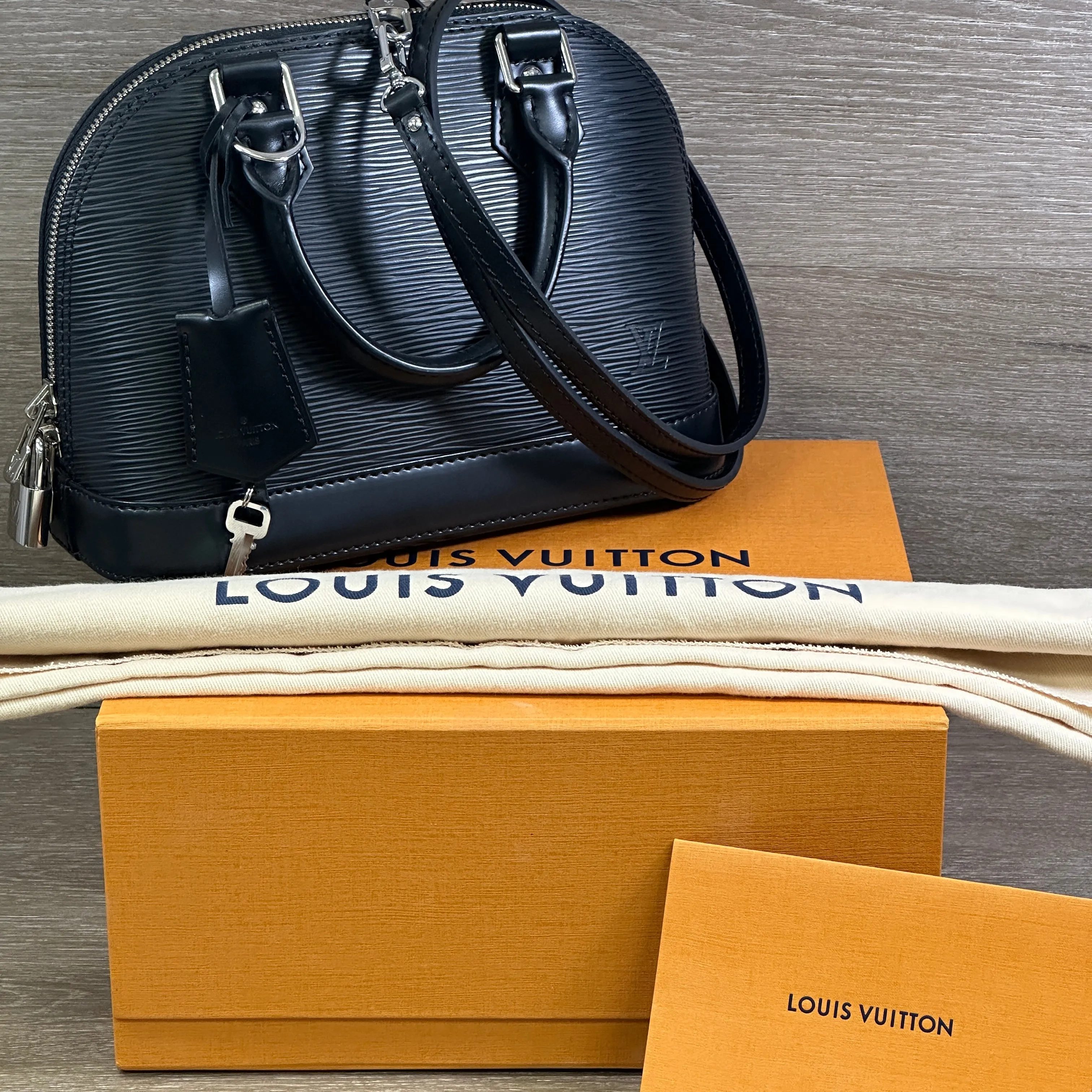 Louis Vuitton Alma BB Epi Leather - Black