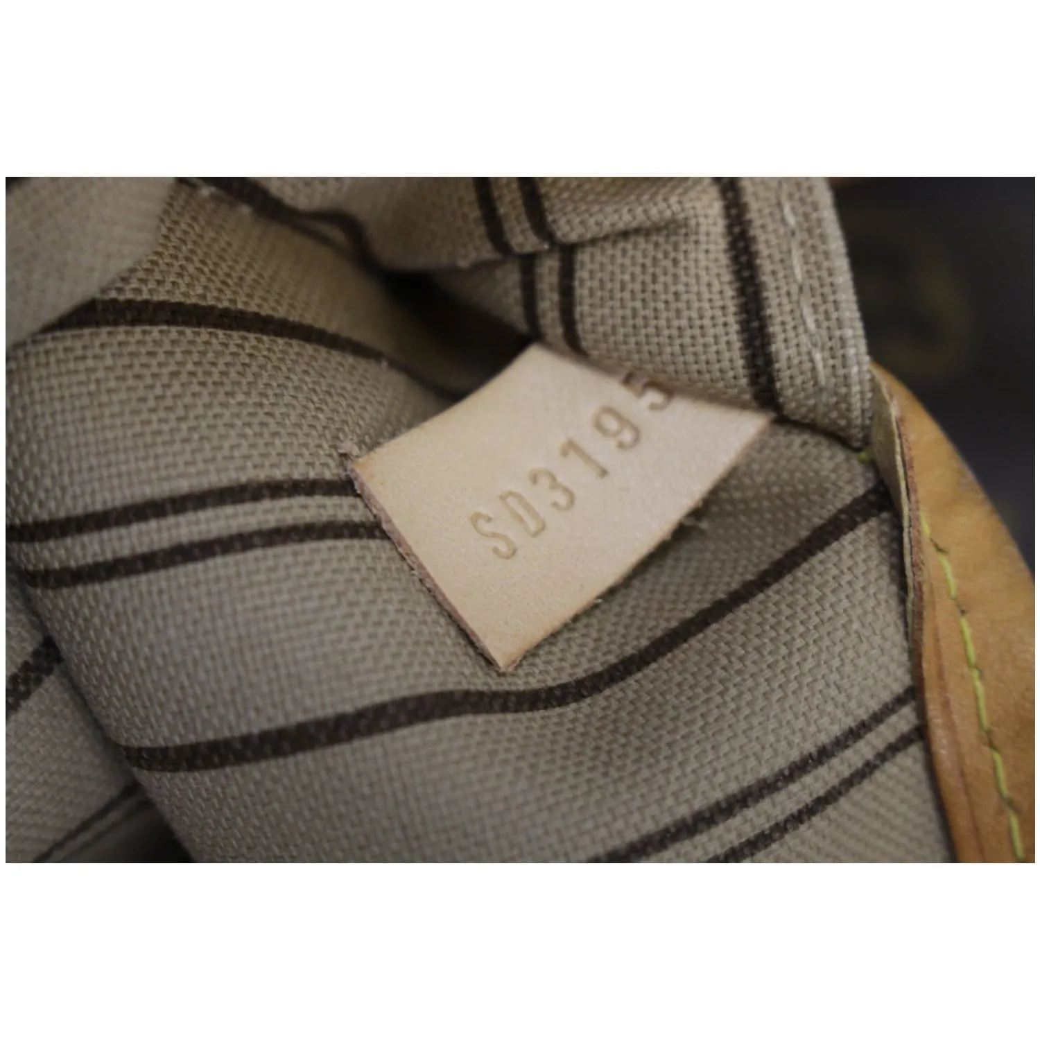 LOUIS VUITTON Monogram Canvas Neverfull MM Brown Tote Bag