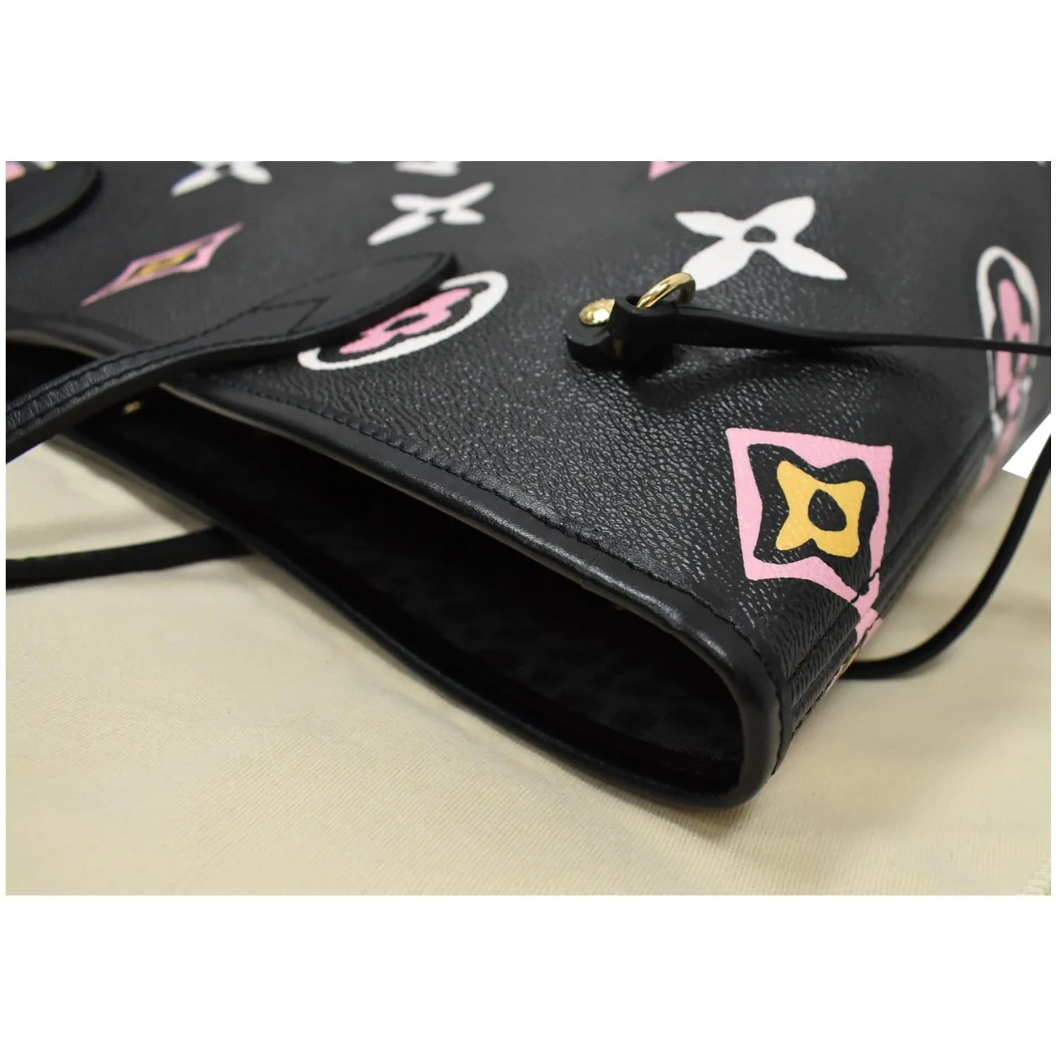 Louis Vuitton Neverfull MM Wild At Heart Monogram Giant Tote Bag Black