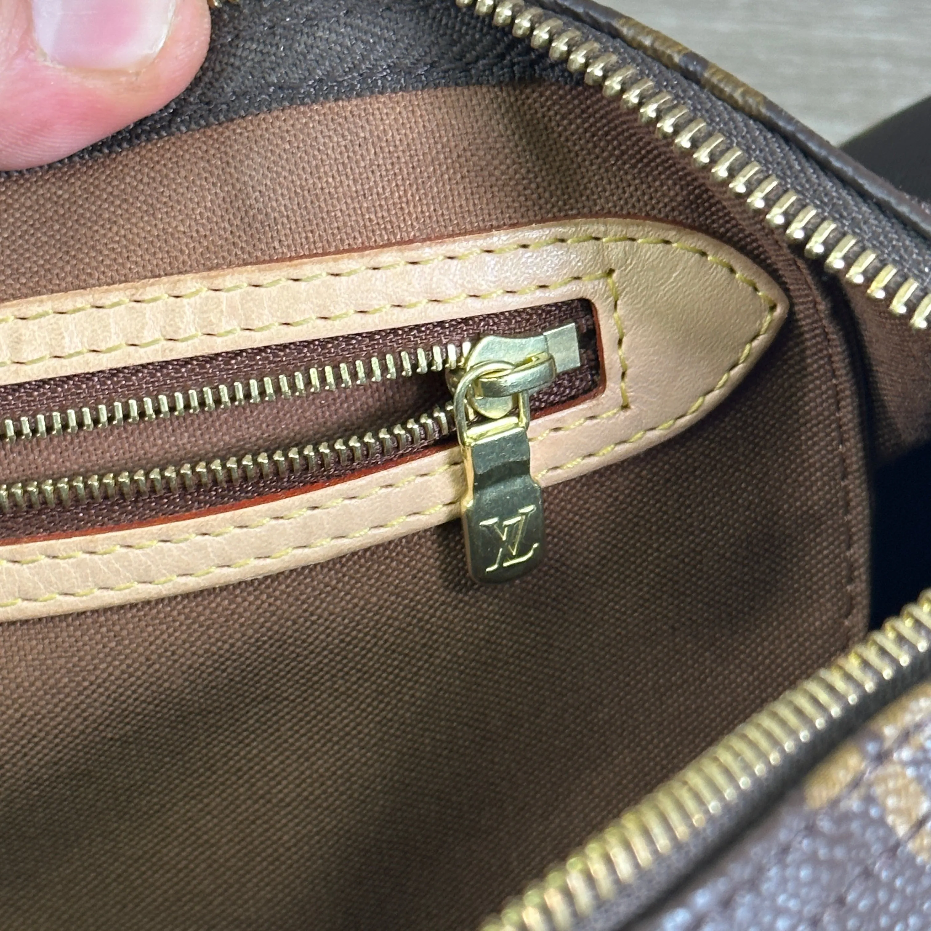 Louis Vuitton Speedy 30 - Monogram Canvas