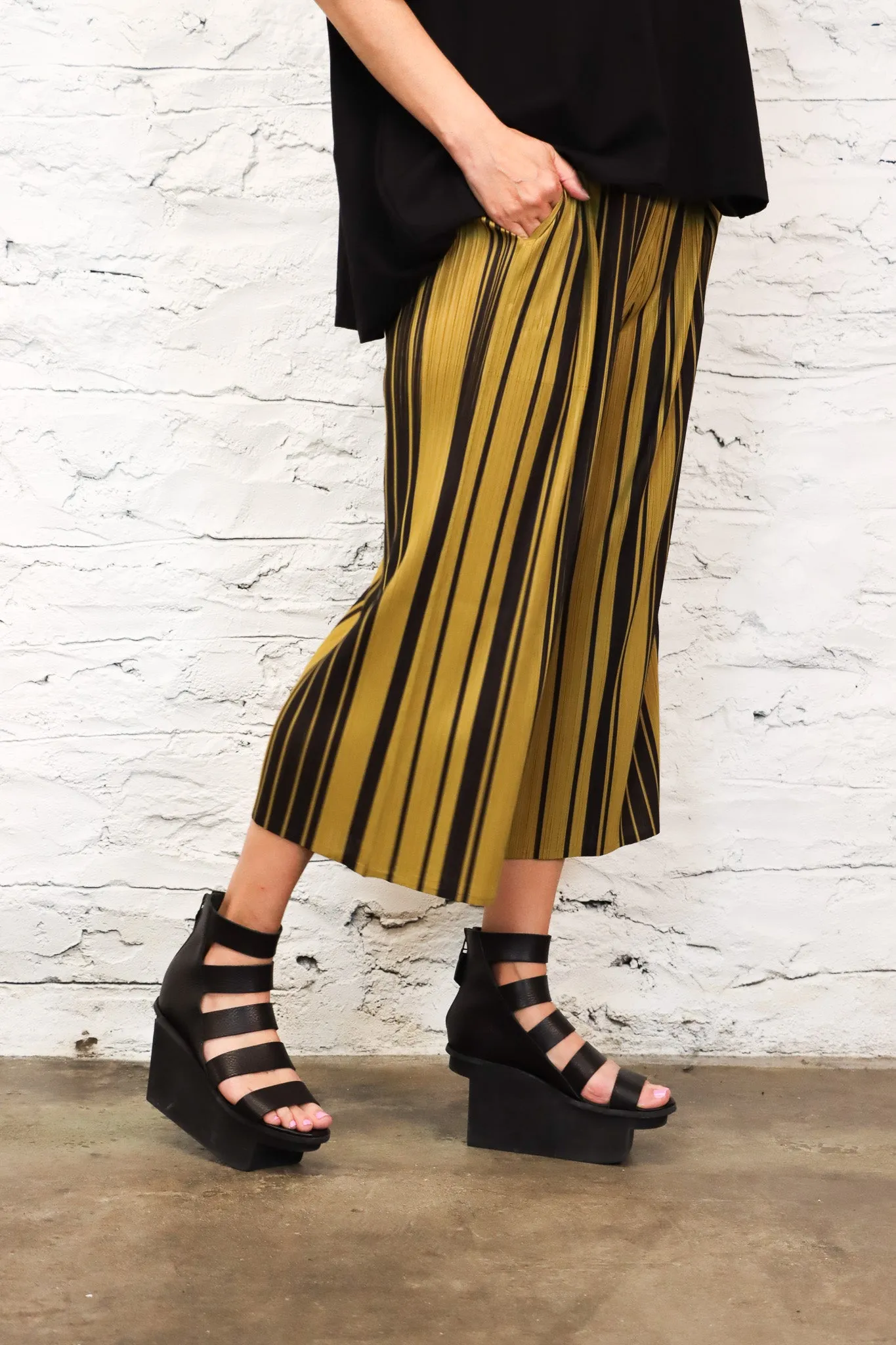 MC Oasis Turn Pants