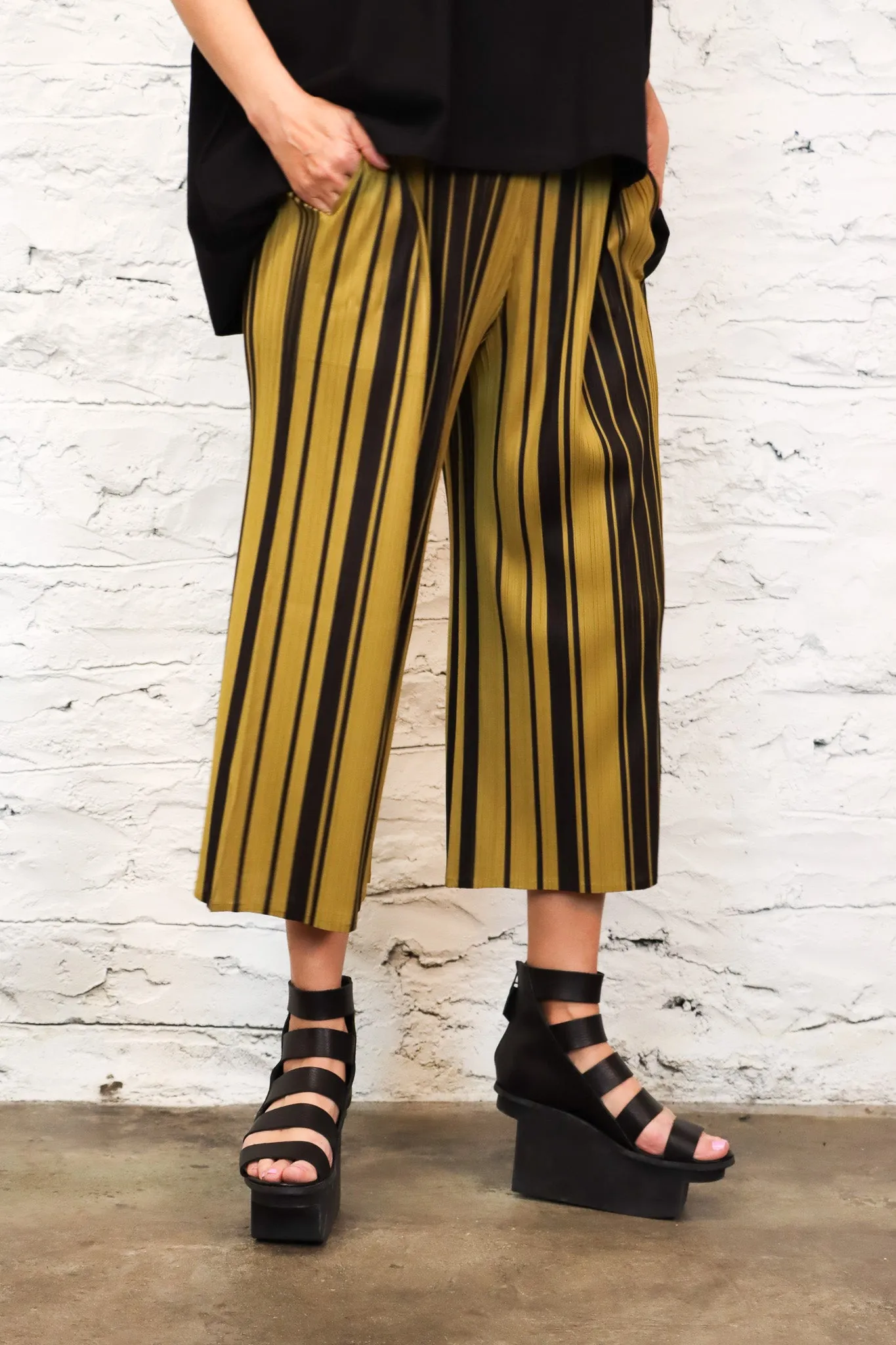 MC Oasis Turn Pants