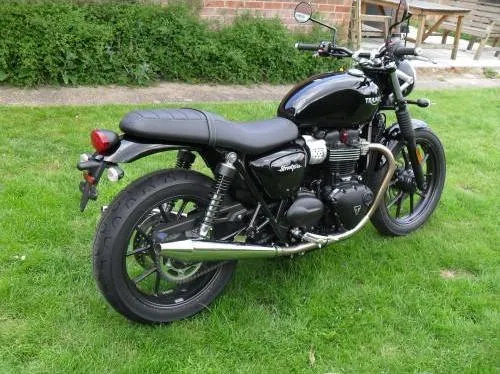 Norman Hyde TOGA Peashooter Exhausts for the Street Twin 900