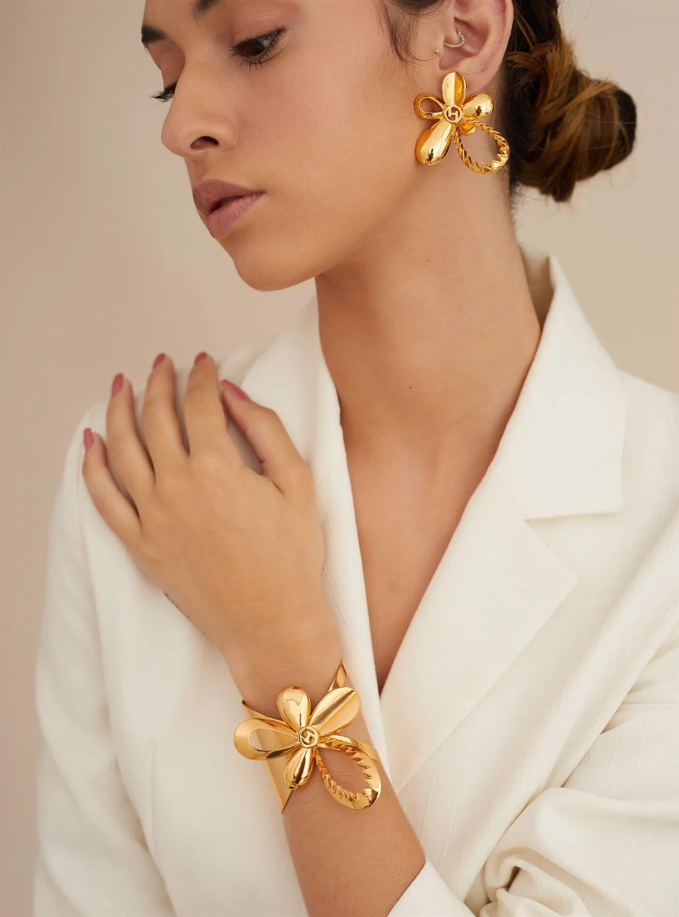 Outhouse   I   Oh Poppi Ninth Avenue Tuberose Handcuff Brass, Gold Accessories OHAW21HC031