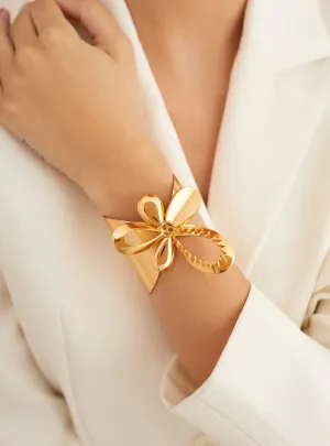 Outhouse   I   Oh Poppi Ninth Avenue Tuberose Handcuff Brass, Gold Accessories OHAW21HC031