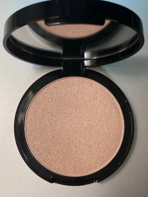Powder Illuminator Compact