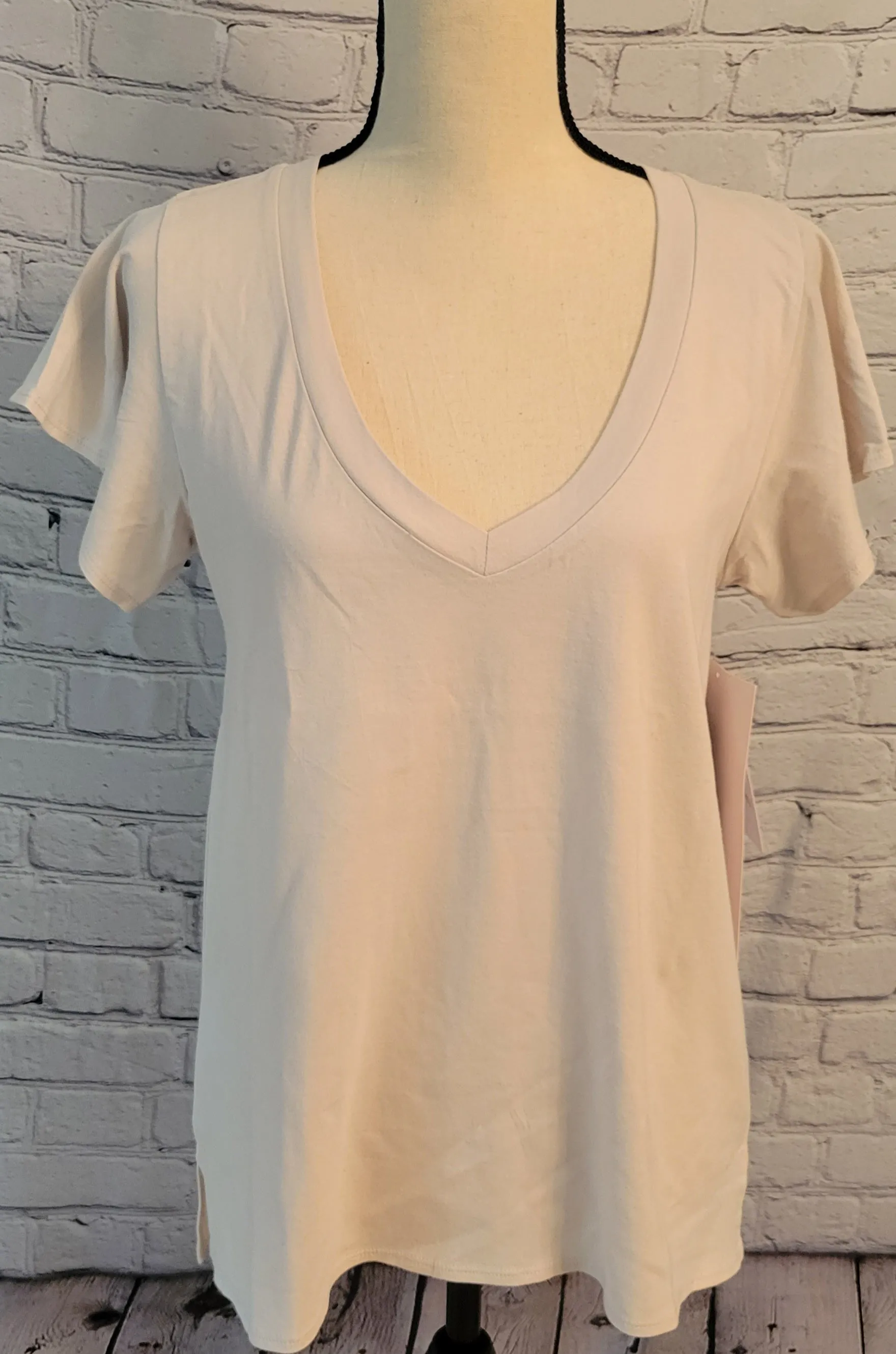 Pre-order Wholesale Women's Deep Vee V-Neck Lightweight Rounded Sleeves
