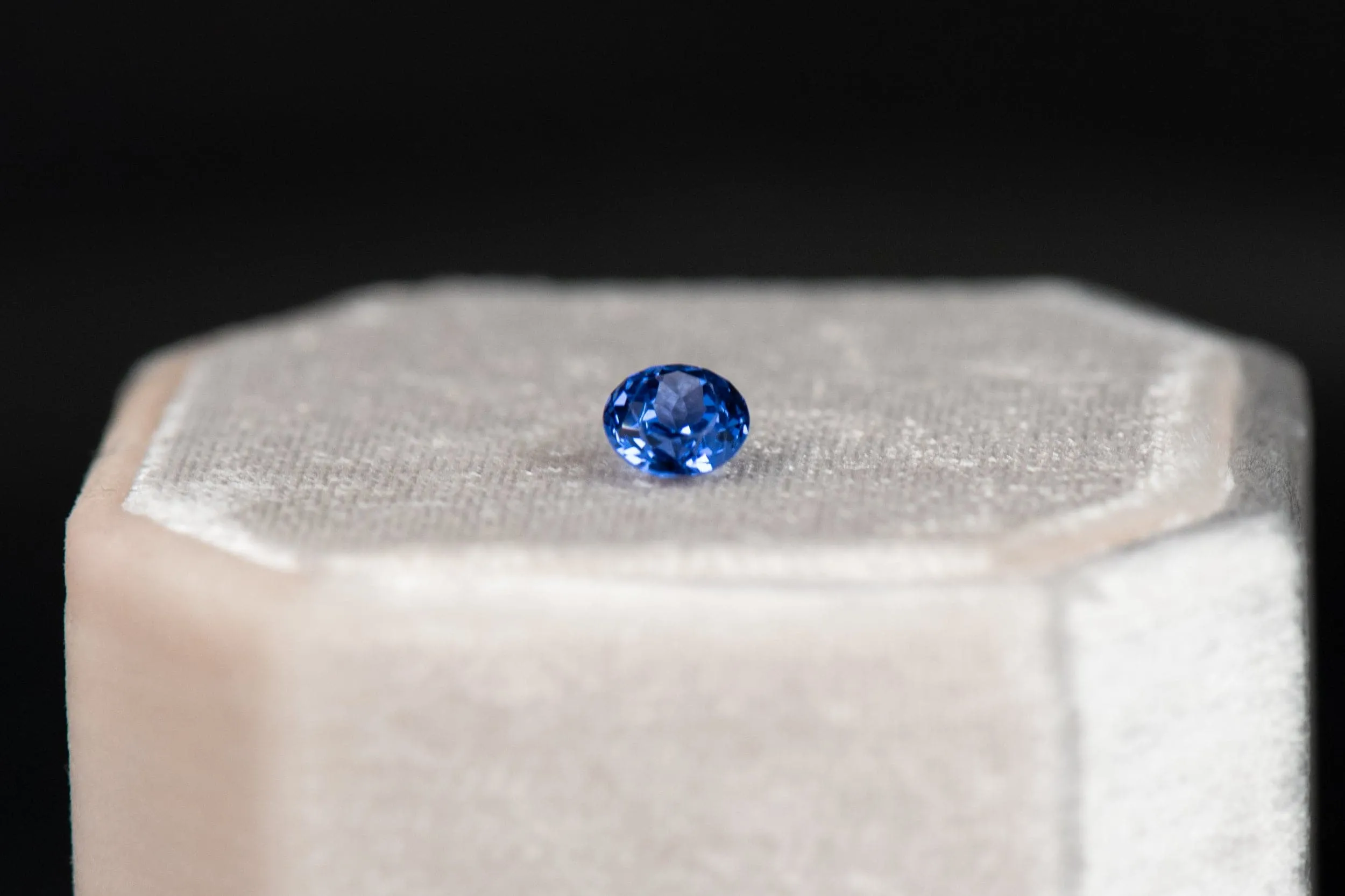 Sapphire [Lab Grown]