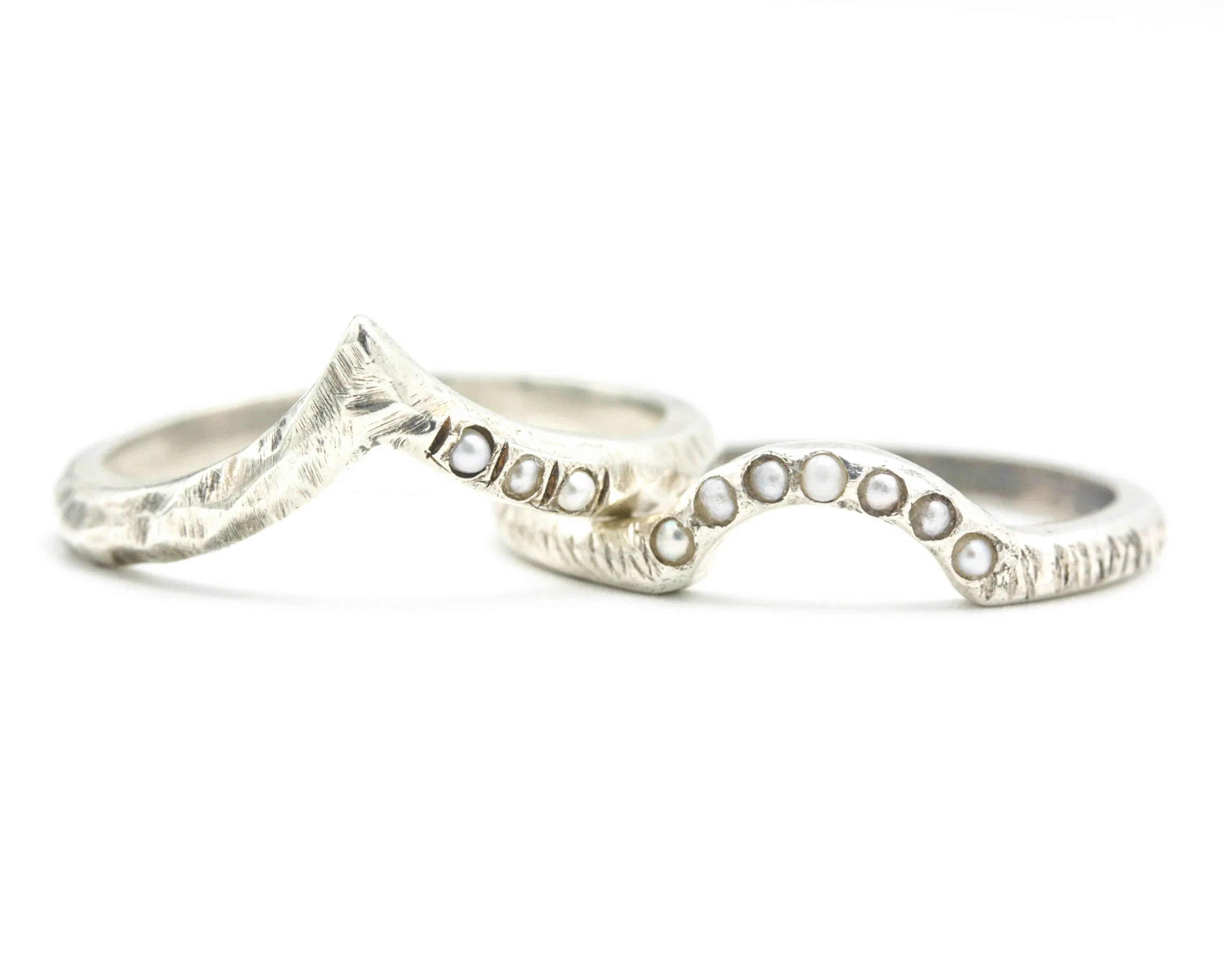 Silver hammer texture design band ring with tiny 3 freshwater pearls set with silver hammer texture band ring with tiny 7 freshwater pearls