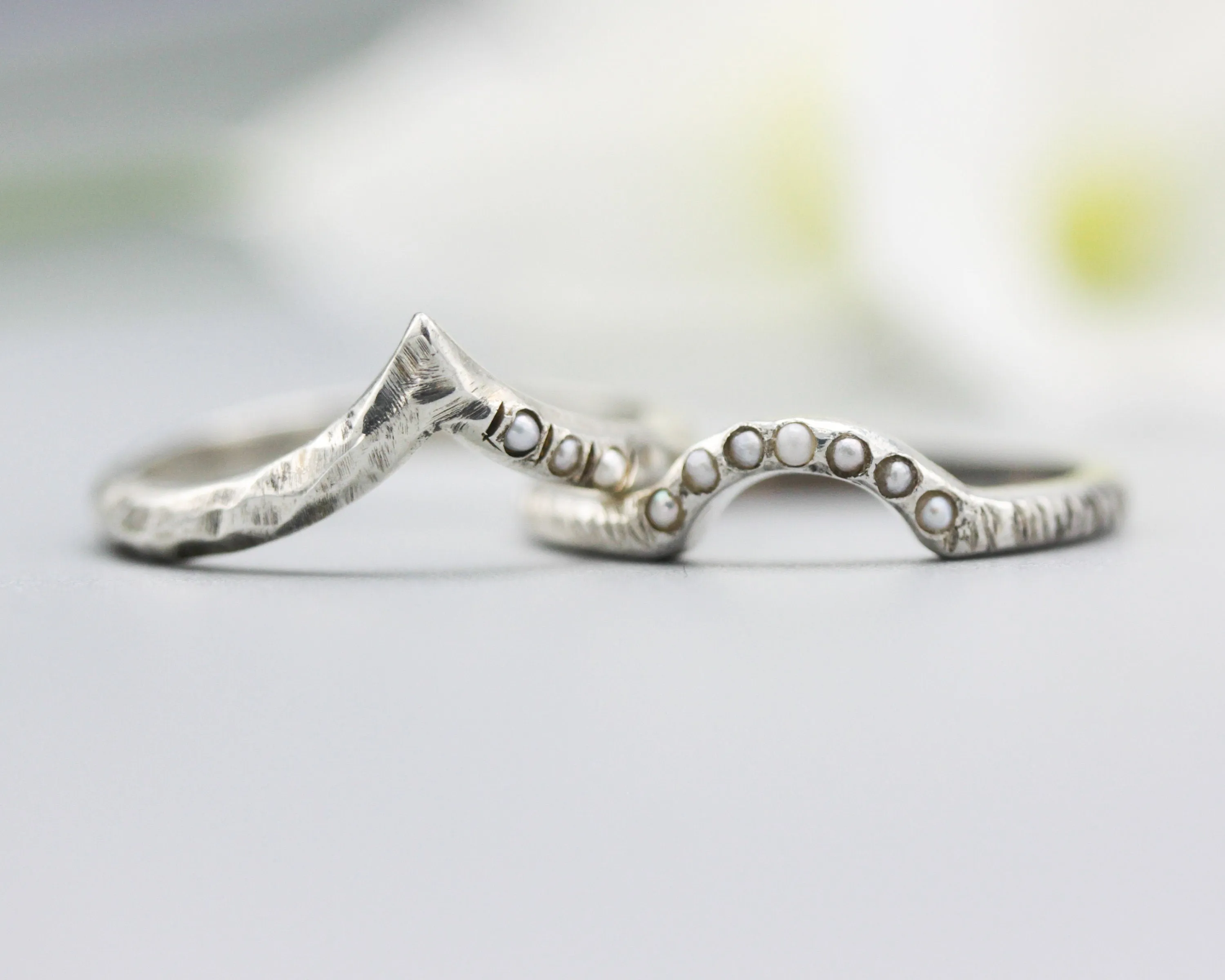 Silver hammer texture design band ring with tiny 3 freshwater pearls set with silver hammer texture band ring with tiny 7 freshwater pearls