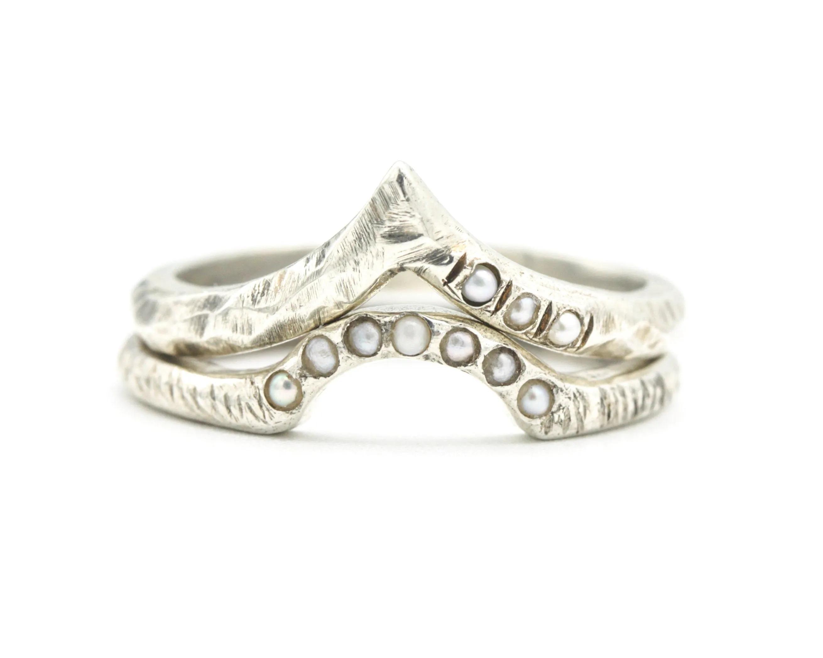 Silver hammer texture design band ring with tiny 3 freshwater pearls set with silver hammer texture band ring with tiny 7 freshwater pearls