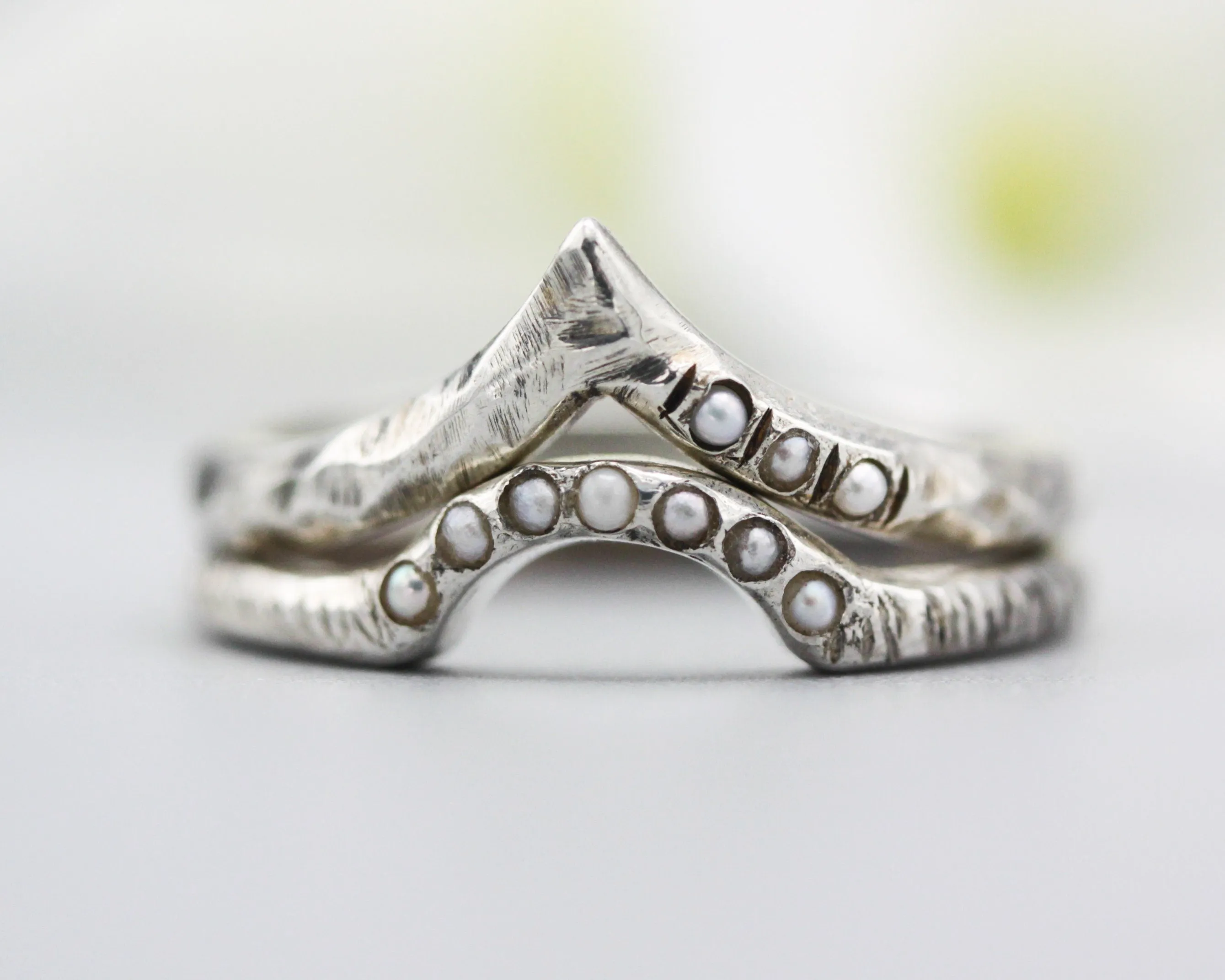 Silver hammer texture design band ring with tiny 3 freshwater pearls set with silver hammer texture band ring with tiny 7 freshwater pearls