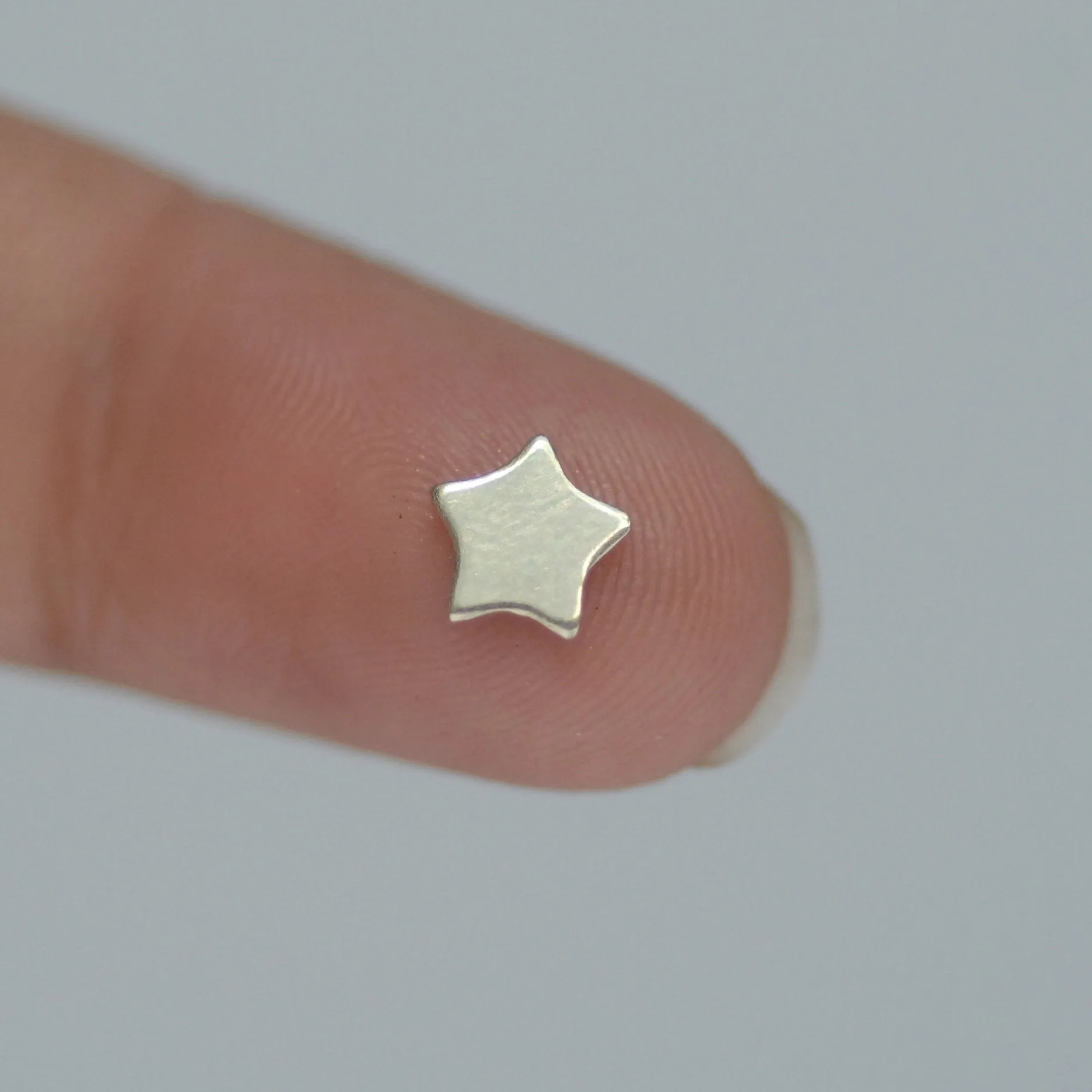Stars Super Tiny 6mm 22g star blank Twinkle for jewelry making - 10 pieces Mini shape