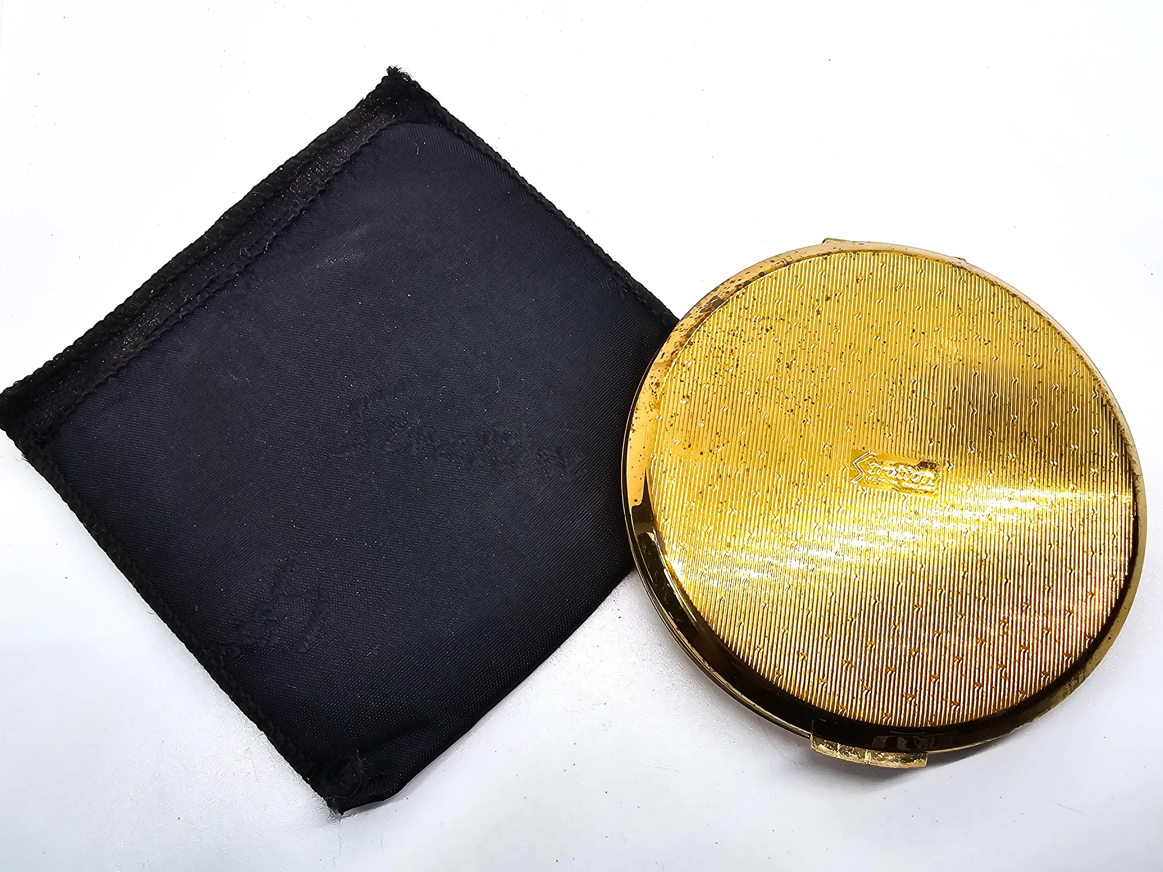 Stratton England red Persian Bird of Paradise compact with original pouch New old stock