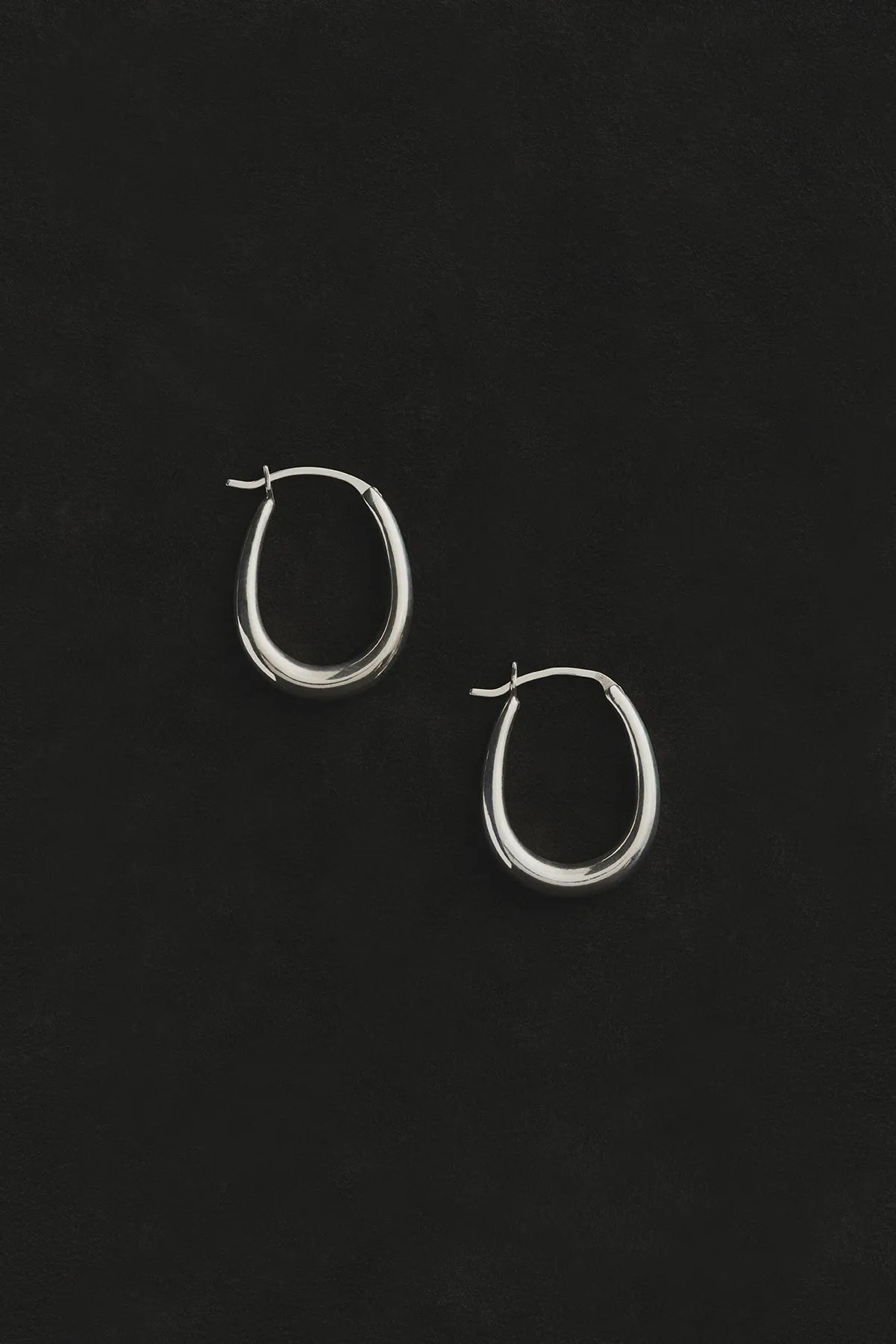 TINY EGG HOOPS