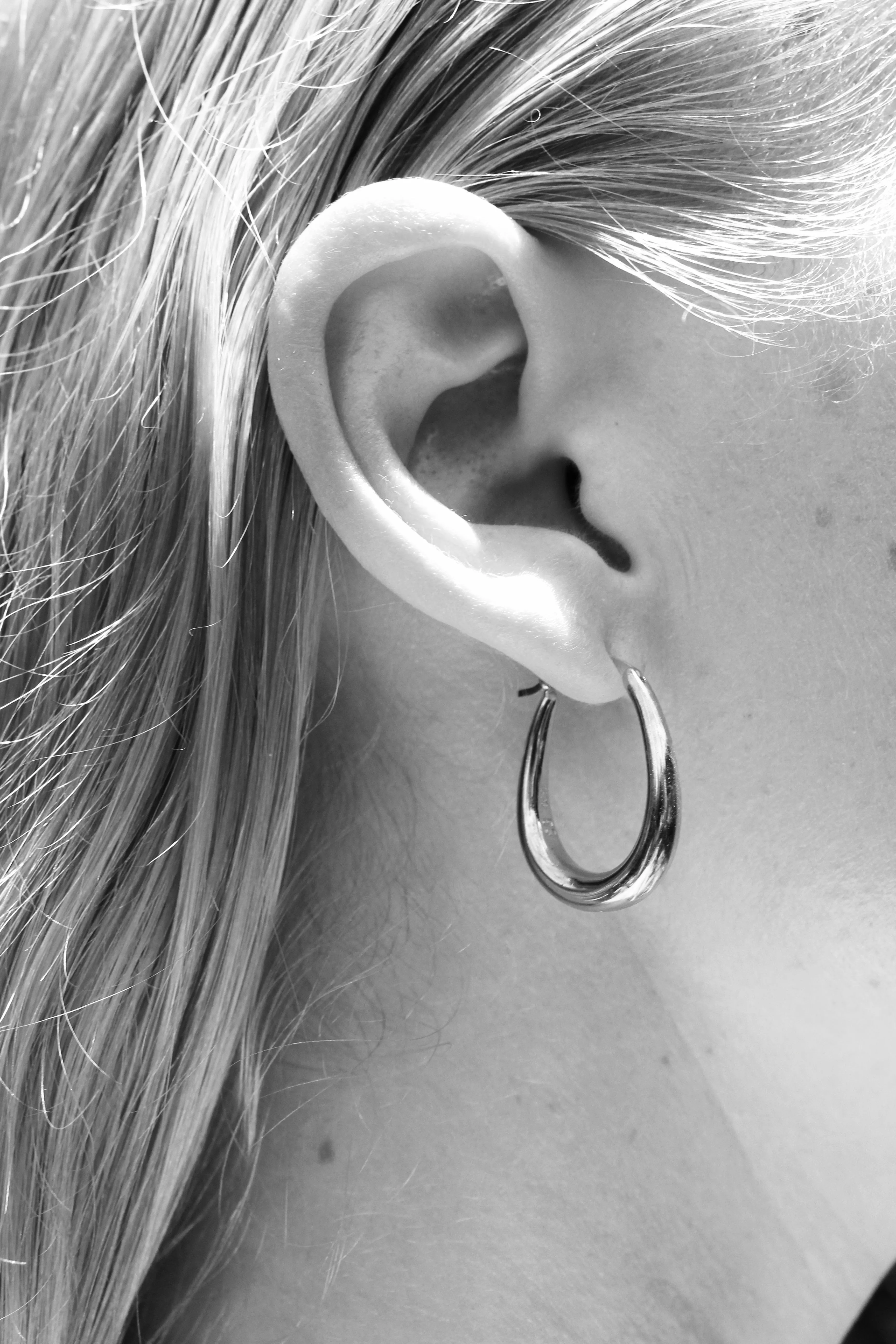 TINY EGG HOOPS