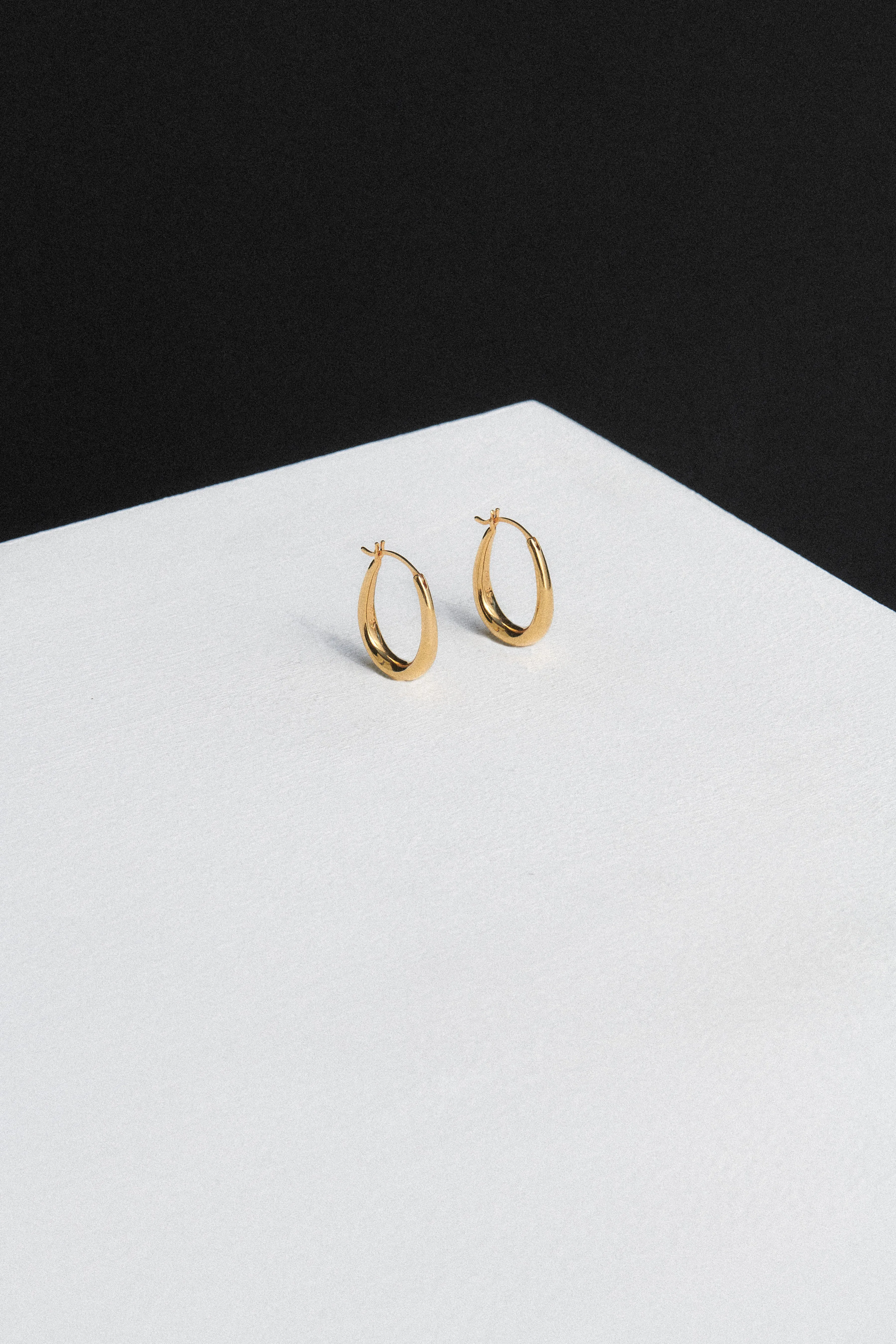 TINY EGG HOOPS