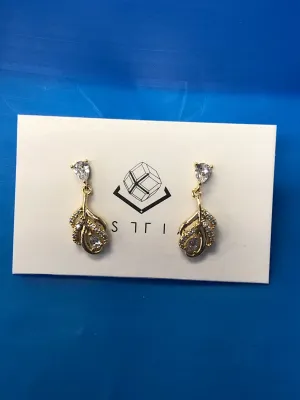 TINY LEAF EARRING