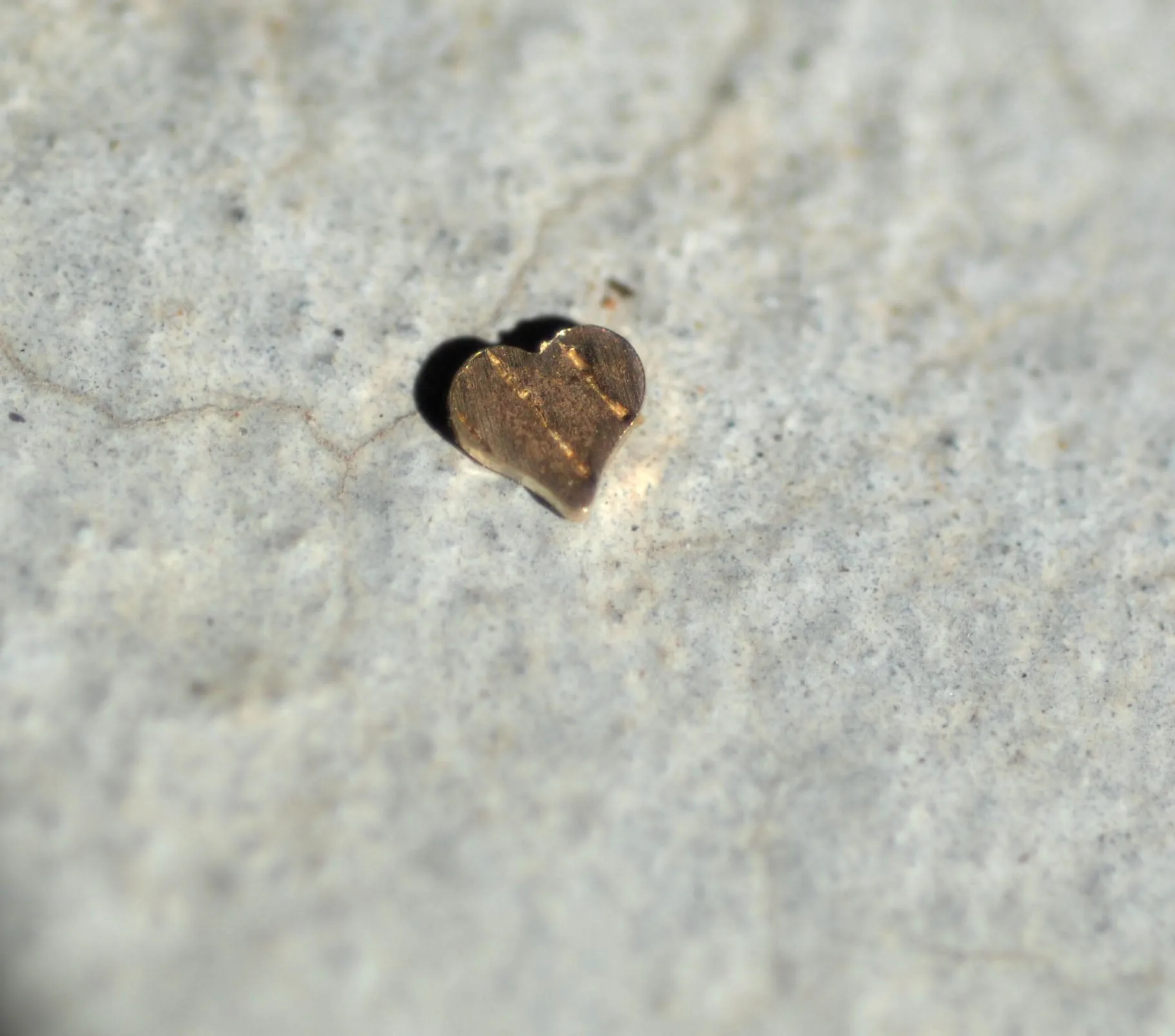 Tiny Metal Hexagon Heart Classic 2.7mm x 3.3mm