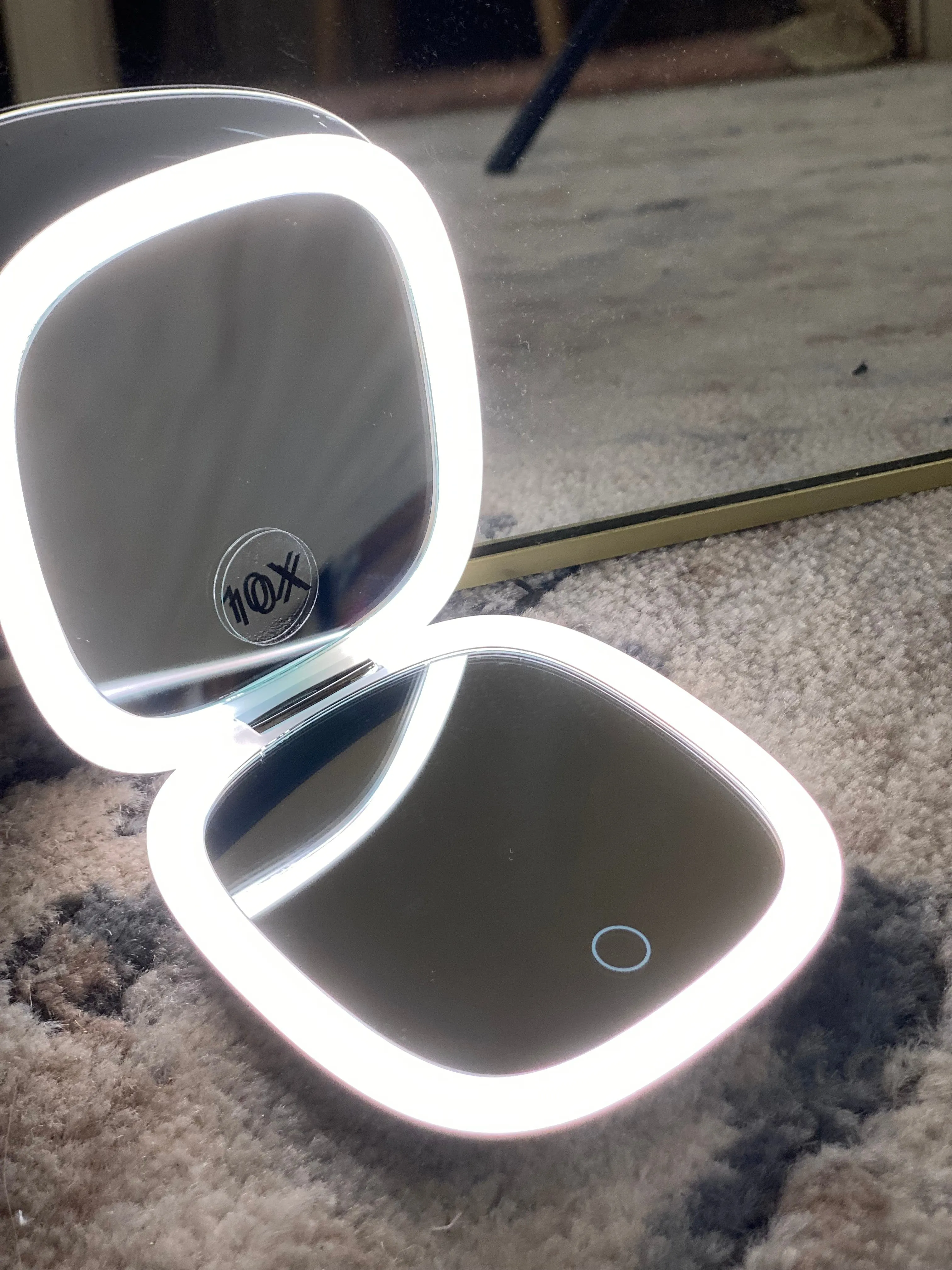 Vickie’s Gifts Lighted Mirror