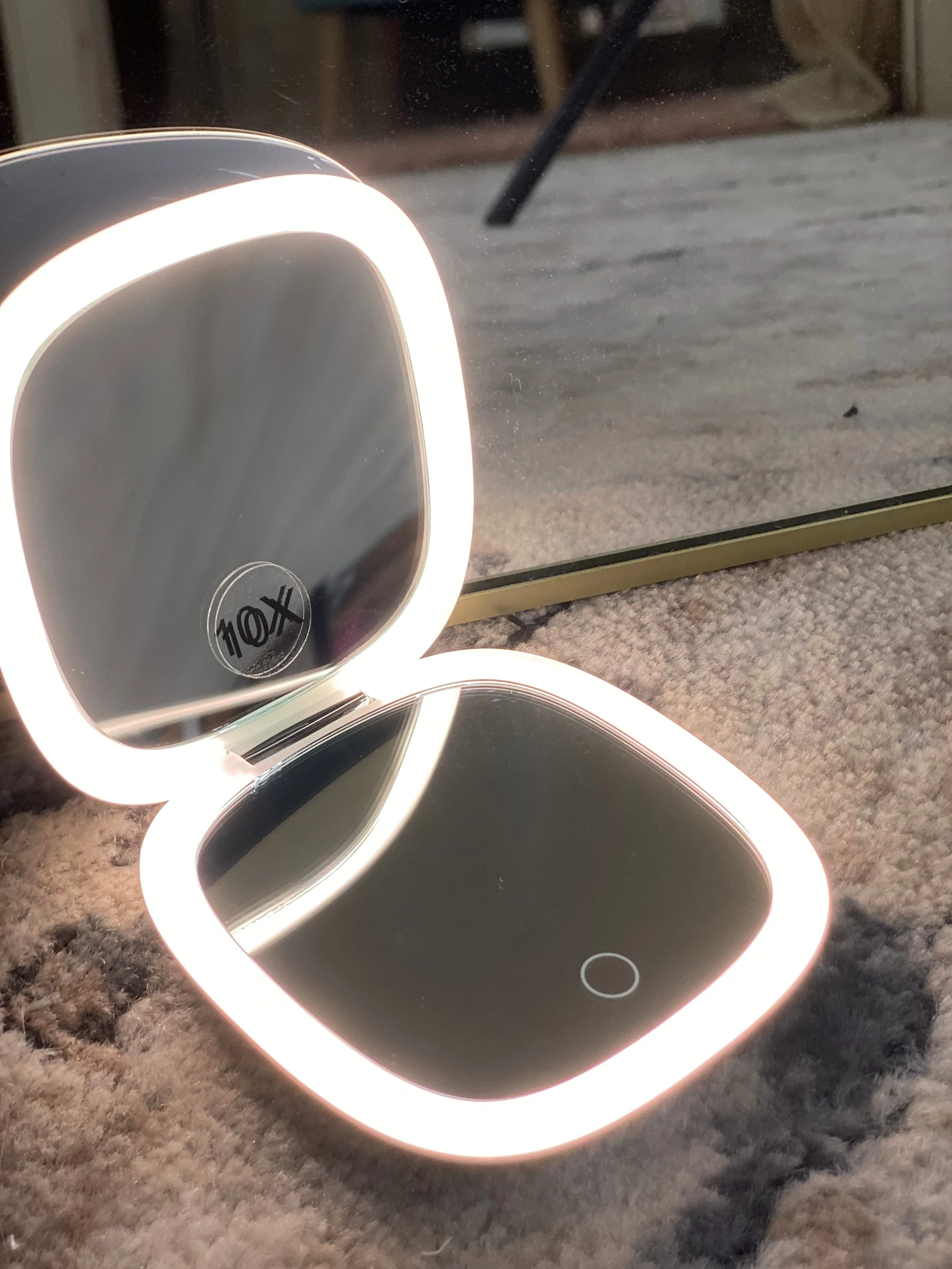 Vickie’s Gifts Lighted Mirror