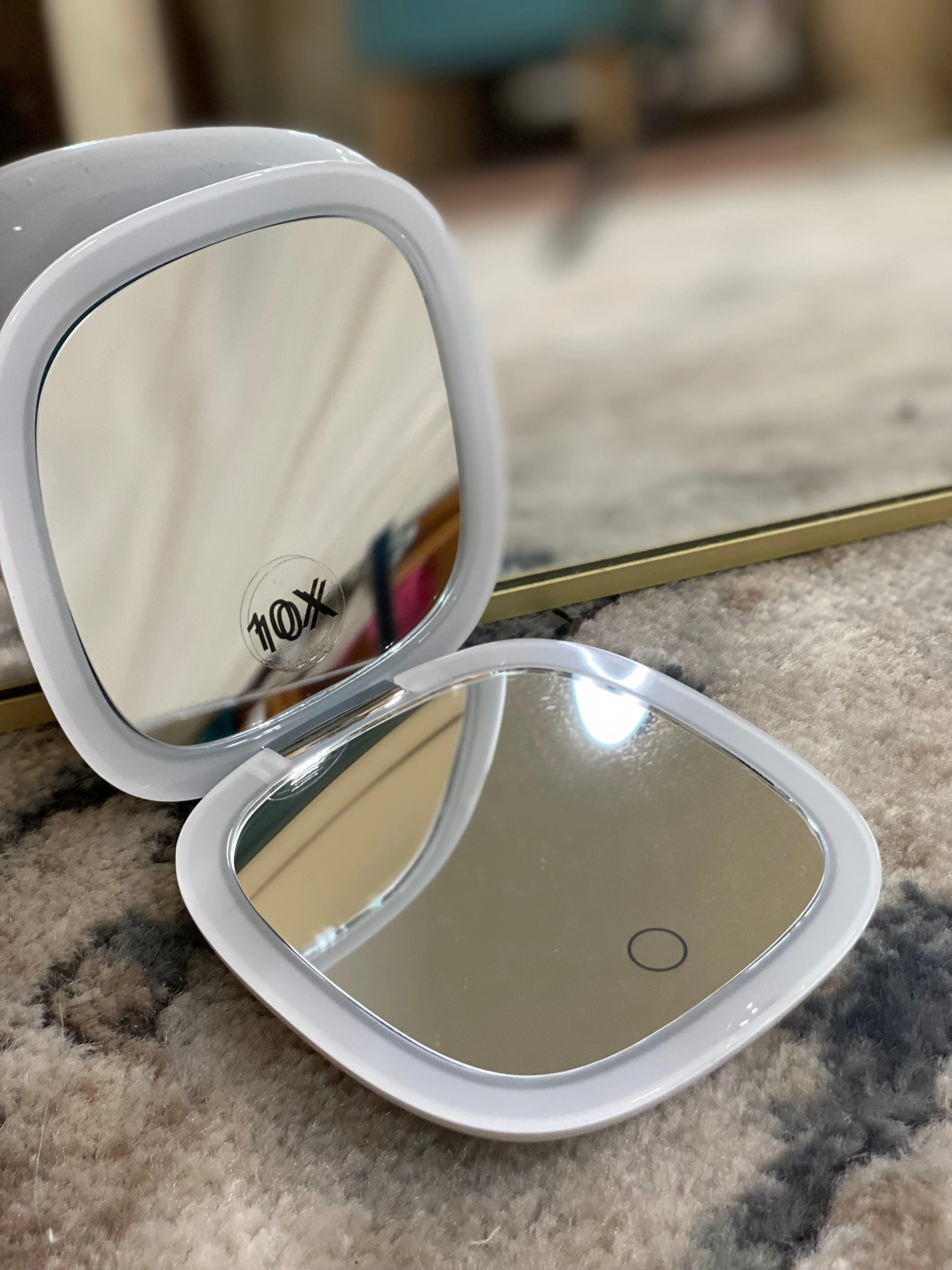 Vickie’s Gifts Lighted Mirror